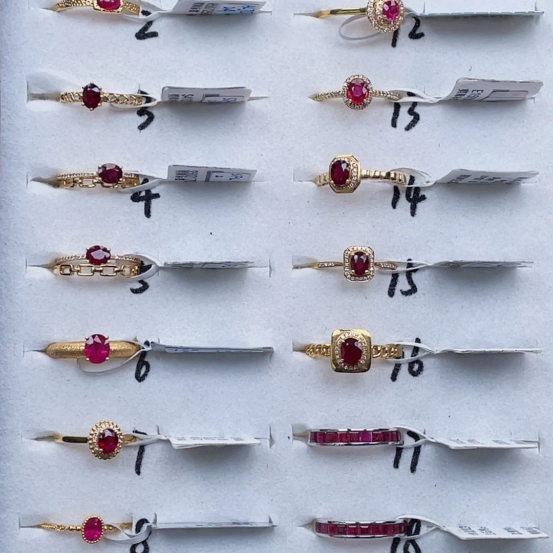 红宝石戒指18K金镶嵌