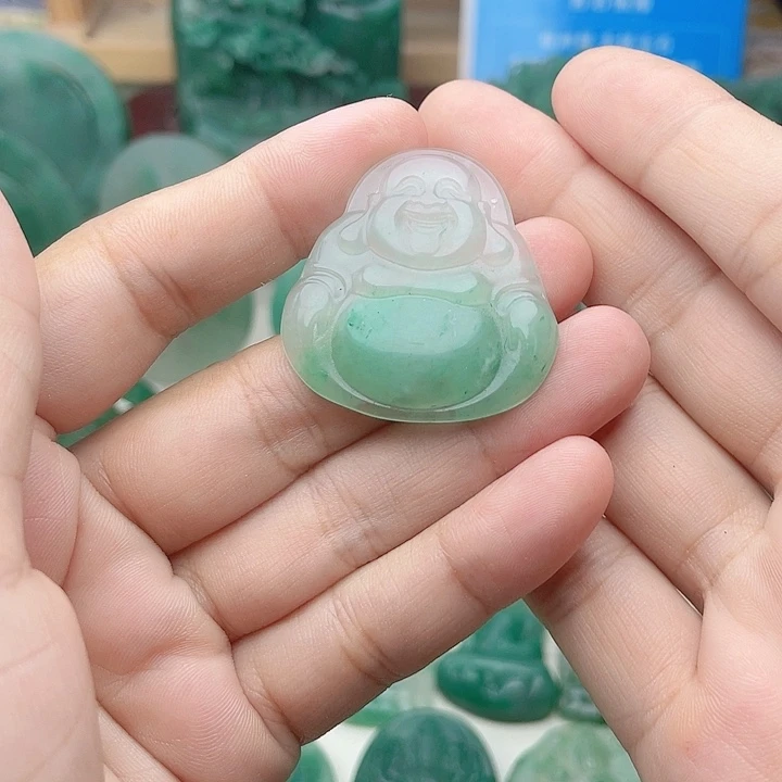 颈饰未镶嵌石英质玉