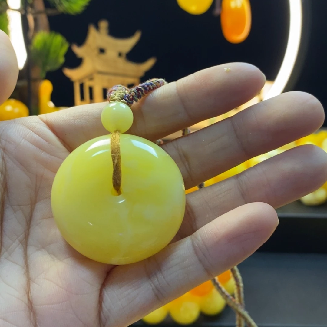 夏***z无非金属全品无暇百花蜜平安扣