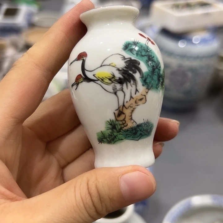 25882805805080080008