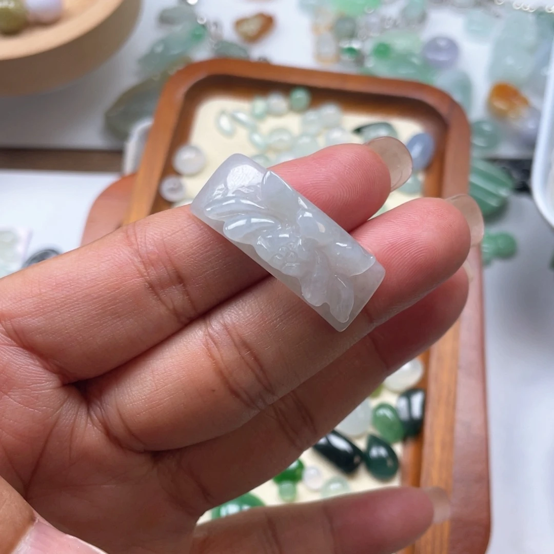 翡翠未镶嵌颈饰67895779