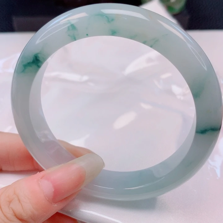 翡翠未镶嵌手镯57圈