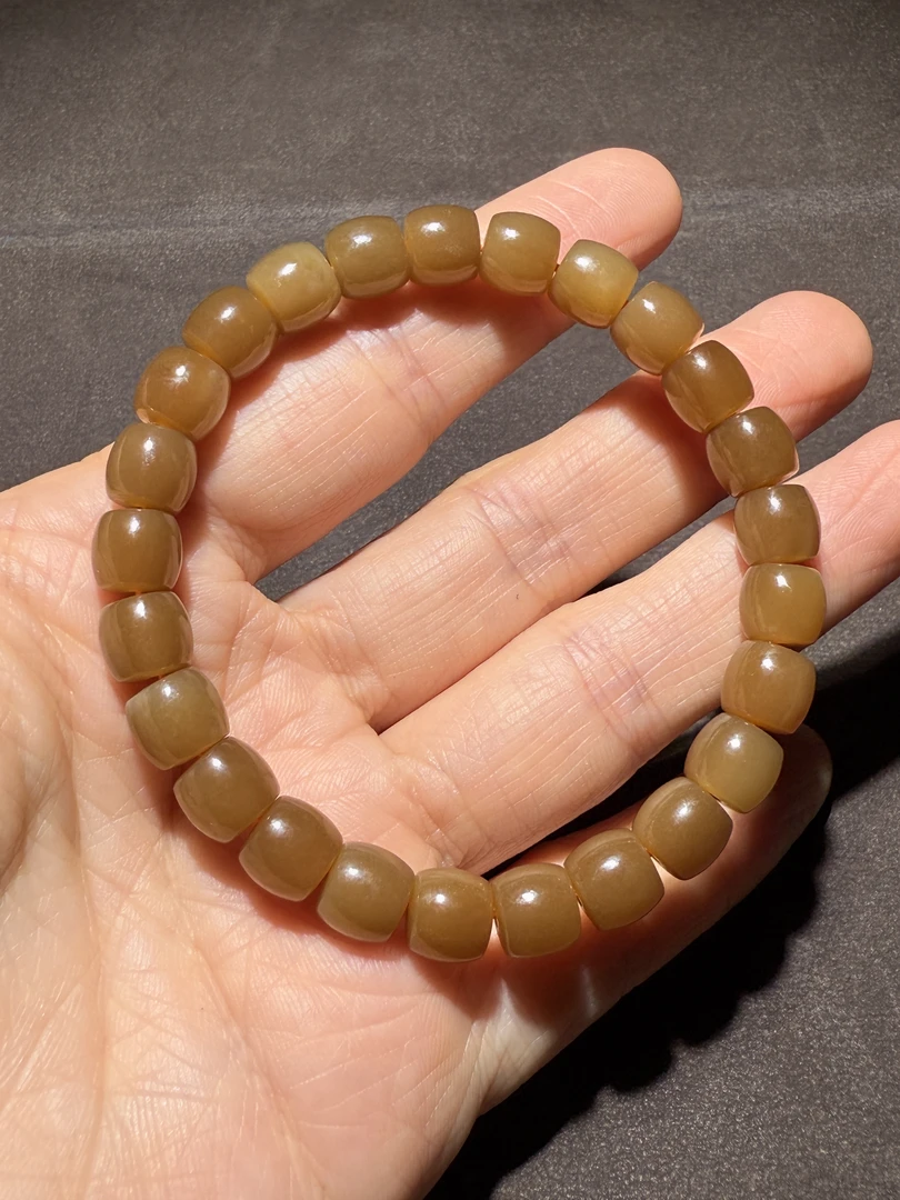 新疆和田玉且末金山糖直切手串