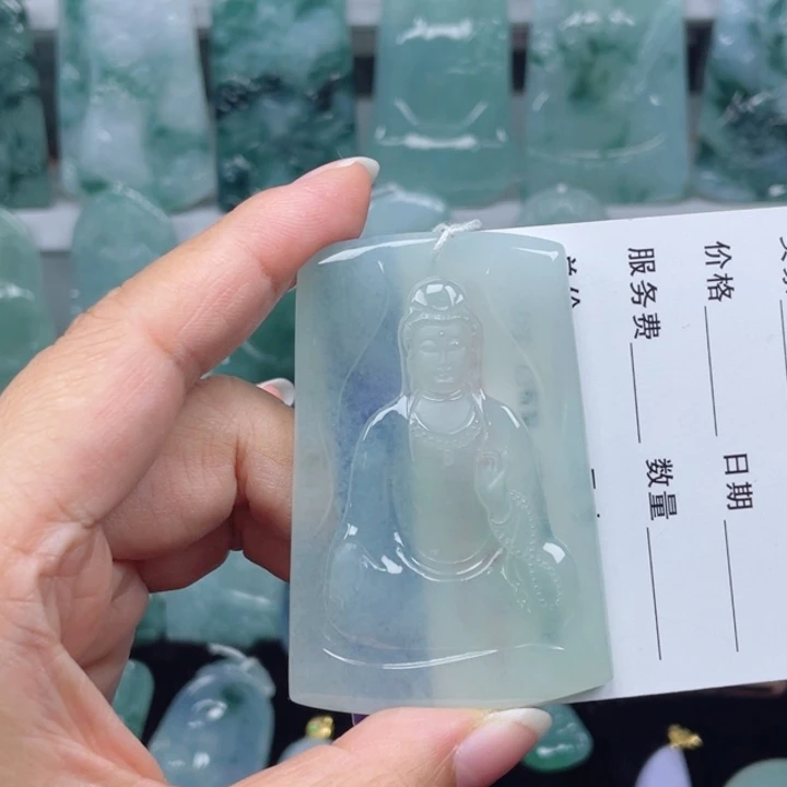 颈饰未镶嵌翡翠素衣观音