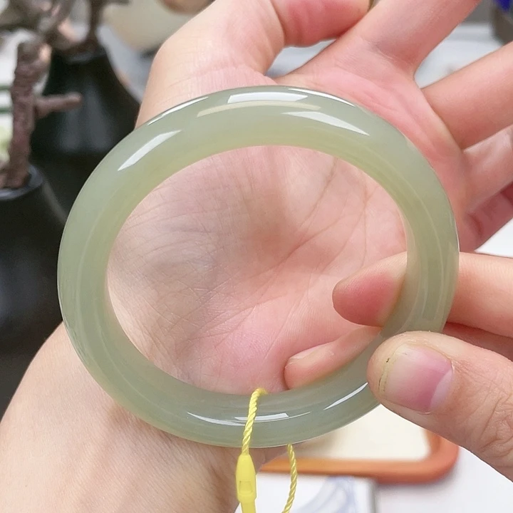 和田玉手镯57未镶嵌