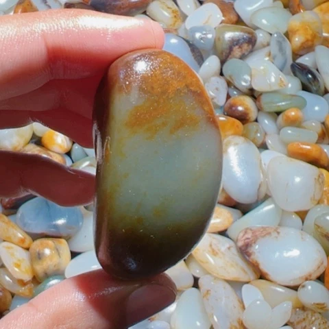 和田玉未镶嵌珠宝奇石50克