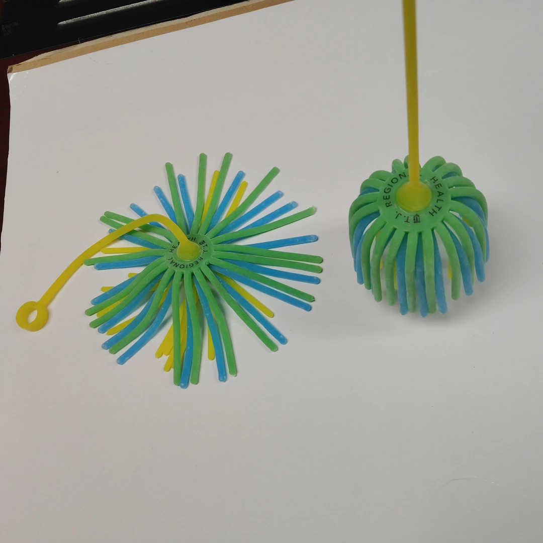 新款马卡龙面条球，悠悠球，软塑胶无异味，颜色随机