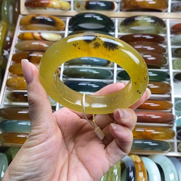 蛇纹石玉未镶嵌手镯56