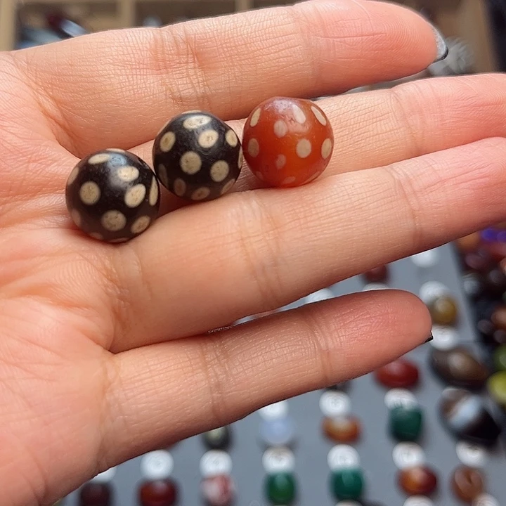 玛瑙/玉髓未镶嵌珠宝半成品失***水