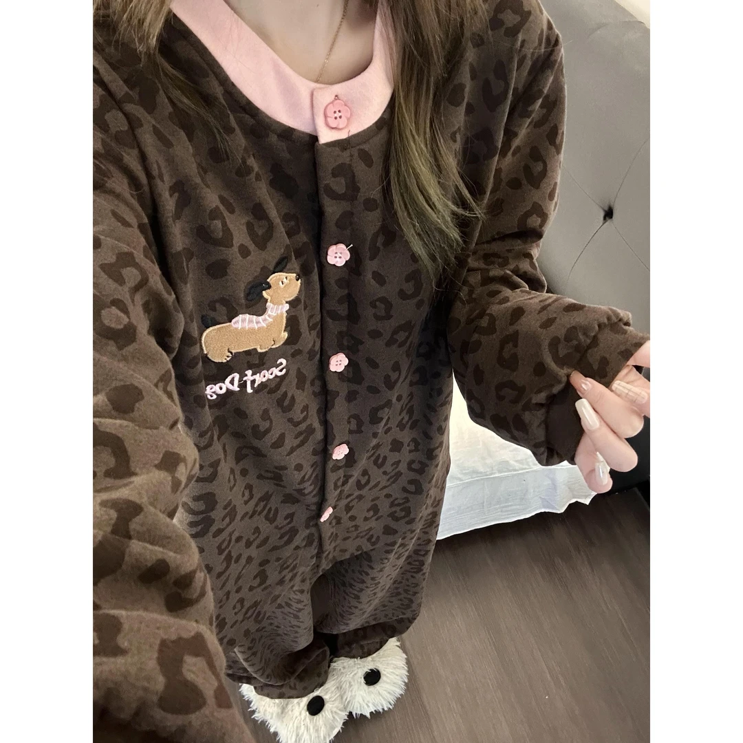 韩系甜酷豹纹卡通德绒睡衣女秋冬季新款大码保暖家居服套装可外穿