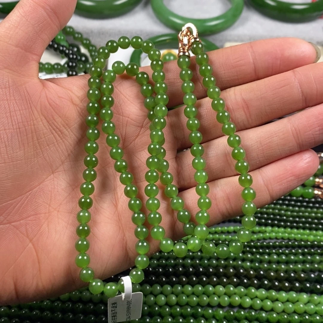 和田玉（碧玉）未镶嵌颈饰十**光