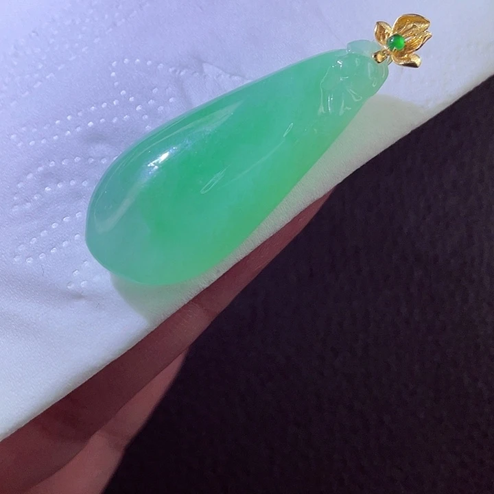 翡翠18K金镶嵌颈饰翡翠