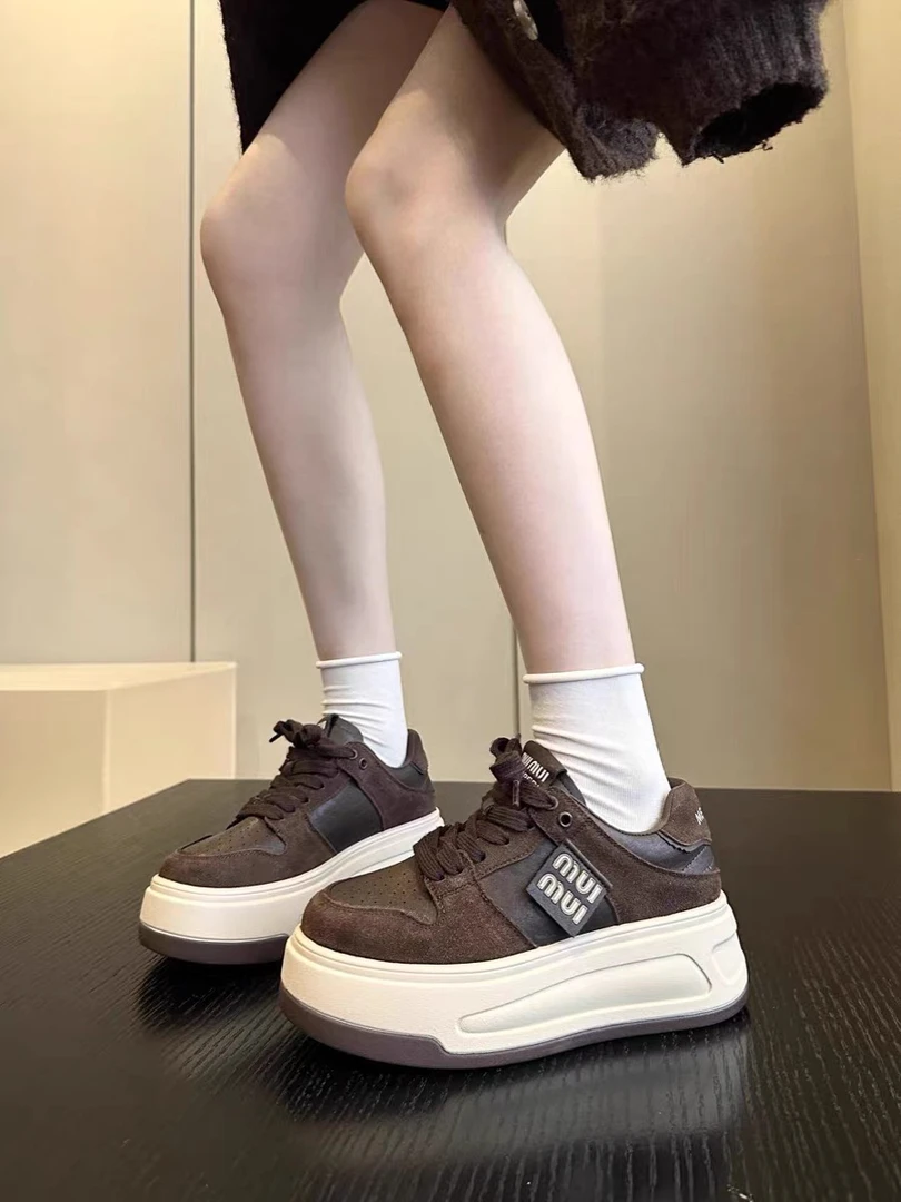 2031厚底松糕鞋女秋冬新款美拉德小个子增高轻便运动休闲板鞋