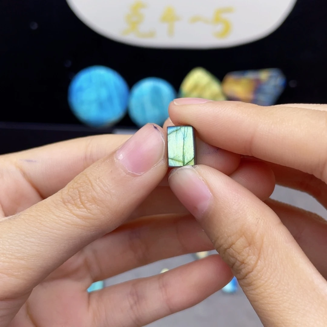 不规则未镶嵌水晶J*