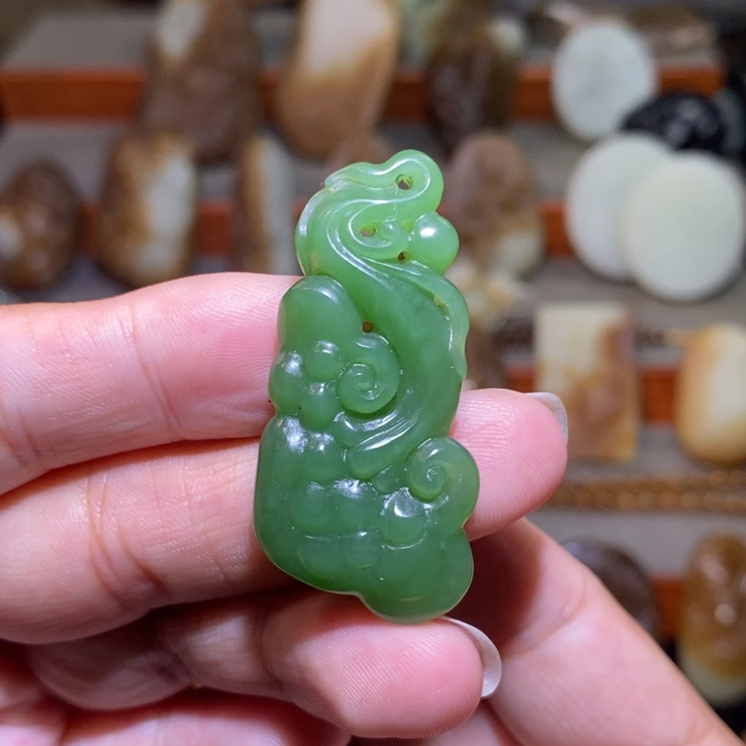 颈饰未镶嵌和田玉（碧玉）如意锁
