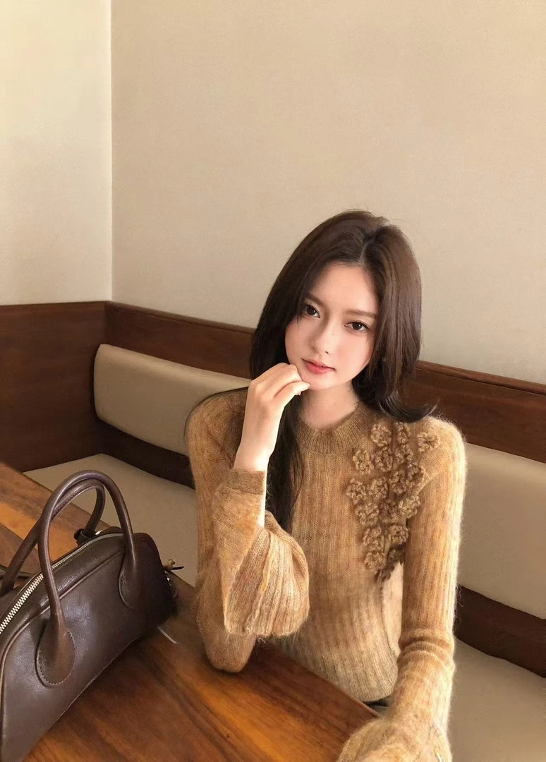 2025韩系气质高级感气质立体勾花针织上衣高腰半身裙两件套装