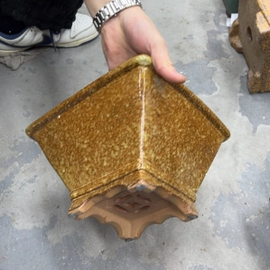 紫砂花盆中香薰装饰设计