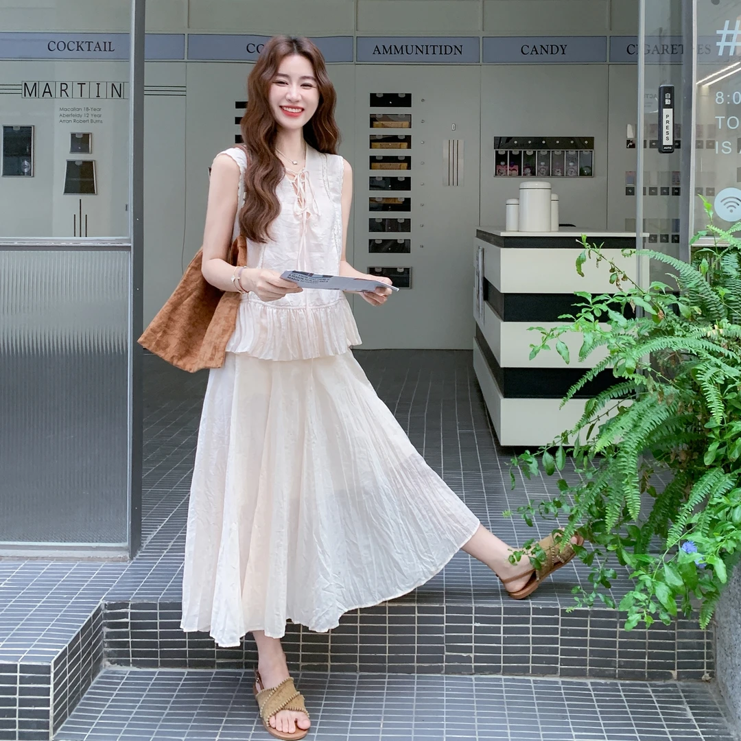 法式蕾丝v领系带上衣半身裙两件套2025夏季新款慵懒轻奢时尚套装