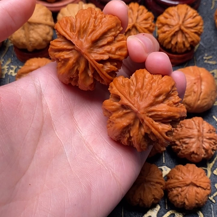 孙***南文玩核桃吊坠八棱