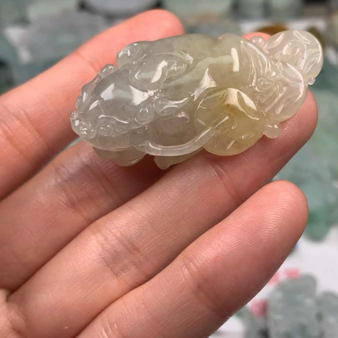 南***-翡翠未镶嵌颈饰翡翠
