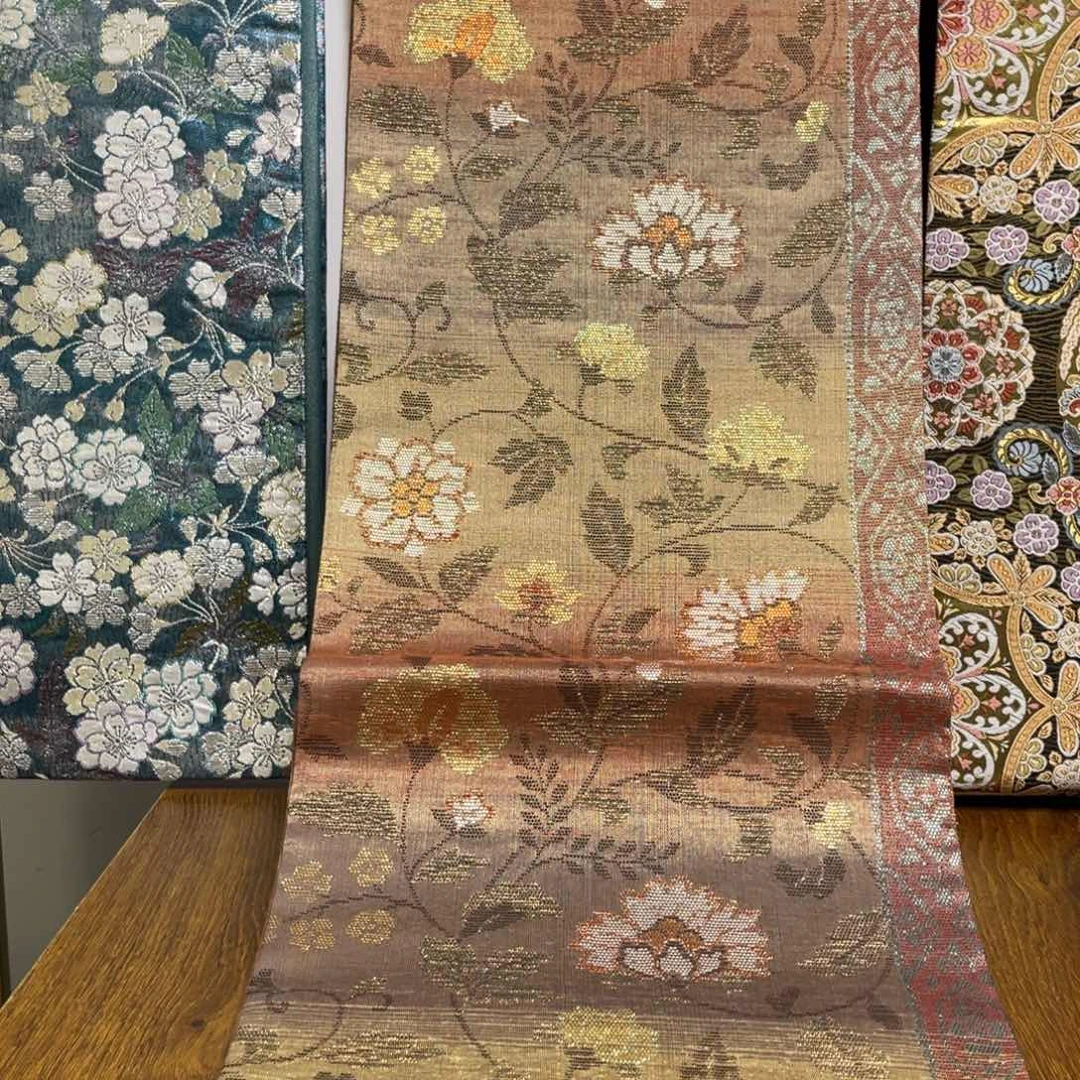 织绣织锦缎，织锦缎