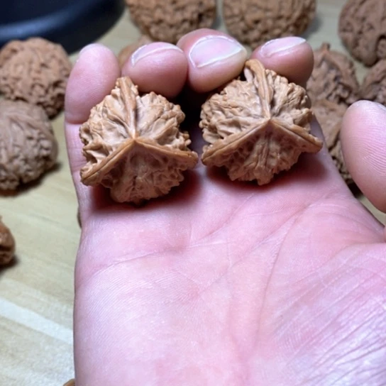 文玩核桃吊坠盘山