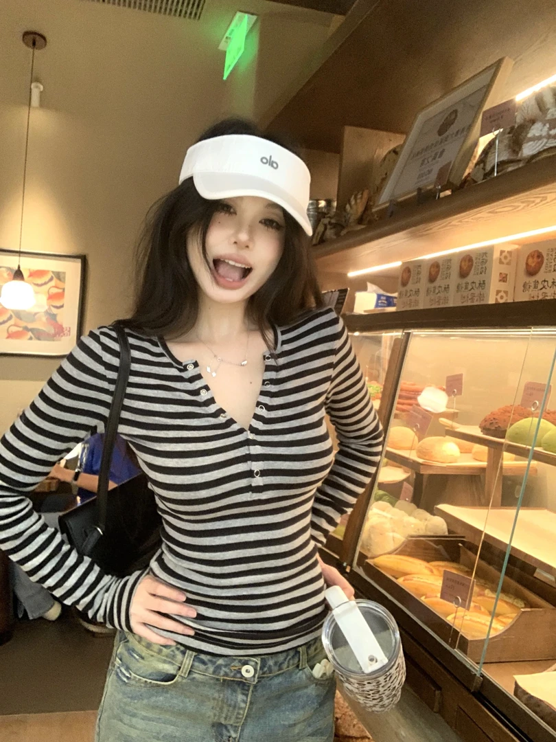 春秋新款时尚洋气百搭女装T恤韩版修身撞色条纹ins纯欲长袖针织衫