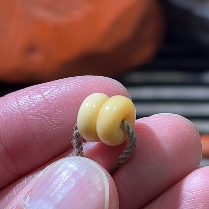 石英质玉（缅黄）未镶嵌配饰缅黄面包圈