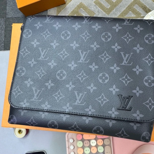 99新 LouisVuitton/路易威登 男士黑老花邮差1887