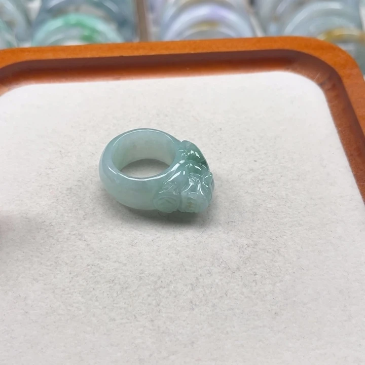 翡翠未镶嵌戒指貔貅戒指18
