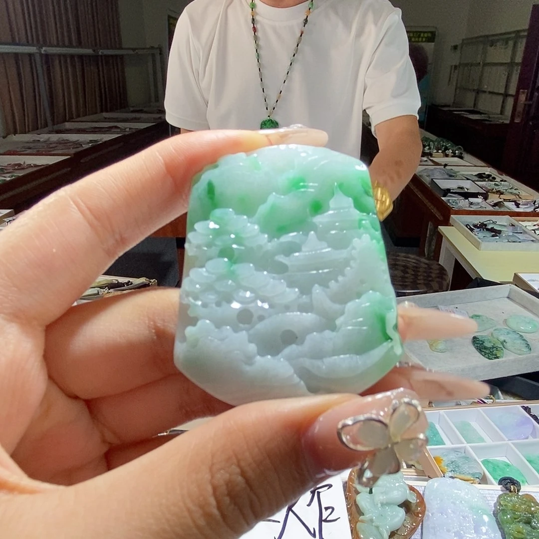 翡翠未镶嵌颈饰翡翠