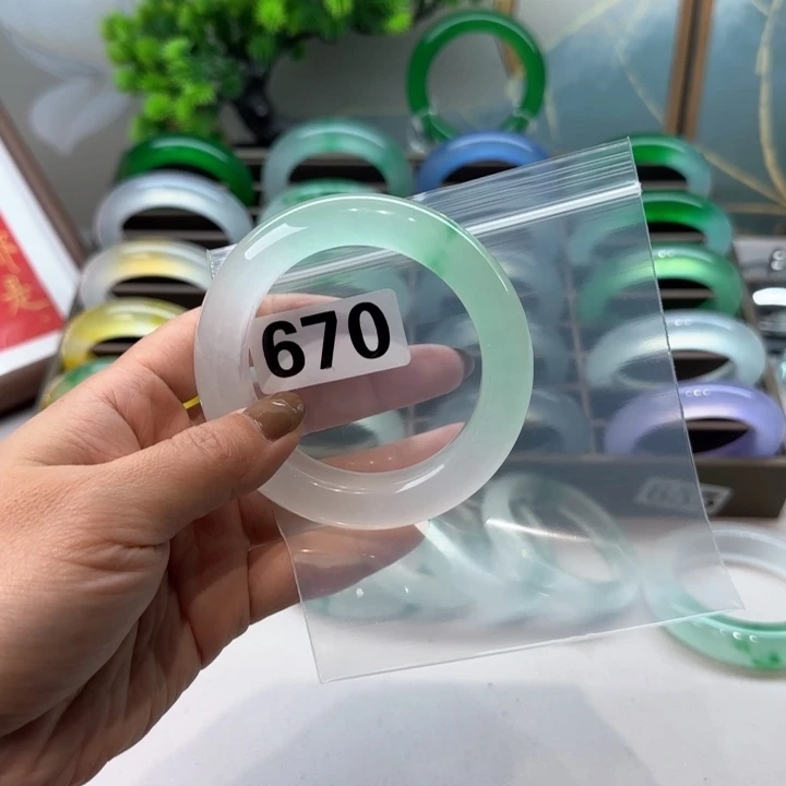 玉小*时尚飘花手镯670