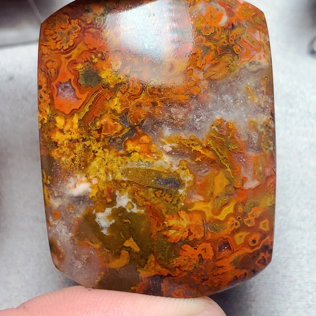 正***存玛瑙/玉髓未镶嵌战国红