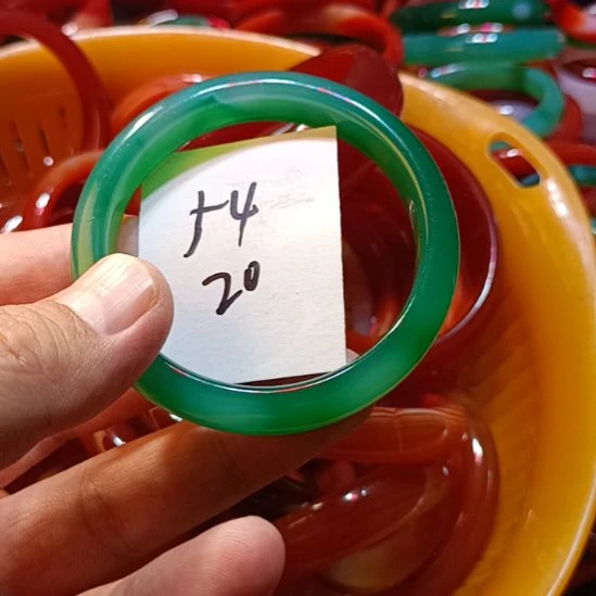 手镯玛瑙/玉髓未镶嵌