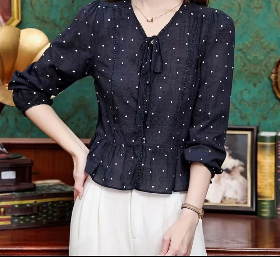 2025秋季新款简单一点开扣蝴蝶结长袖小衫设计感时尚洋气上衣女潮