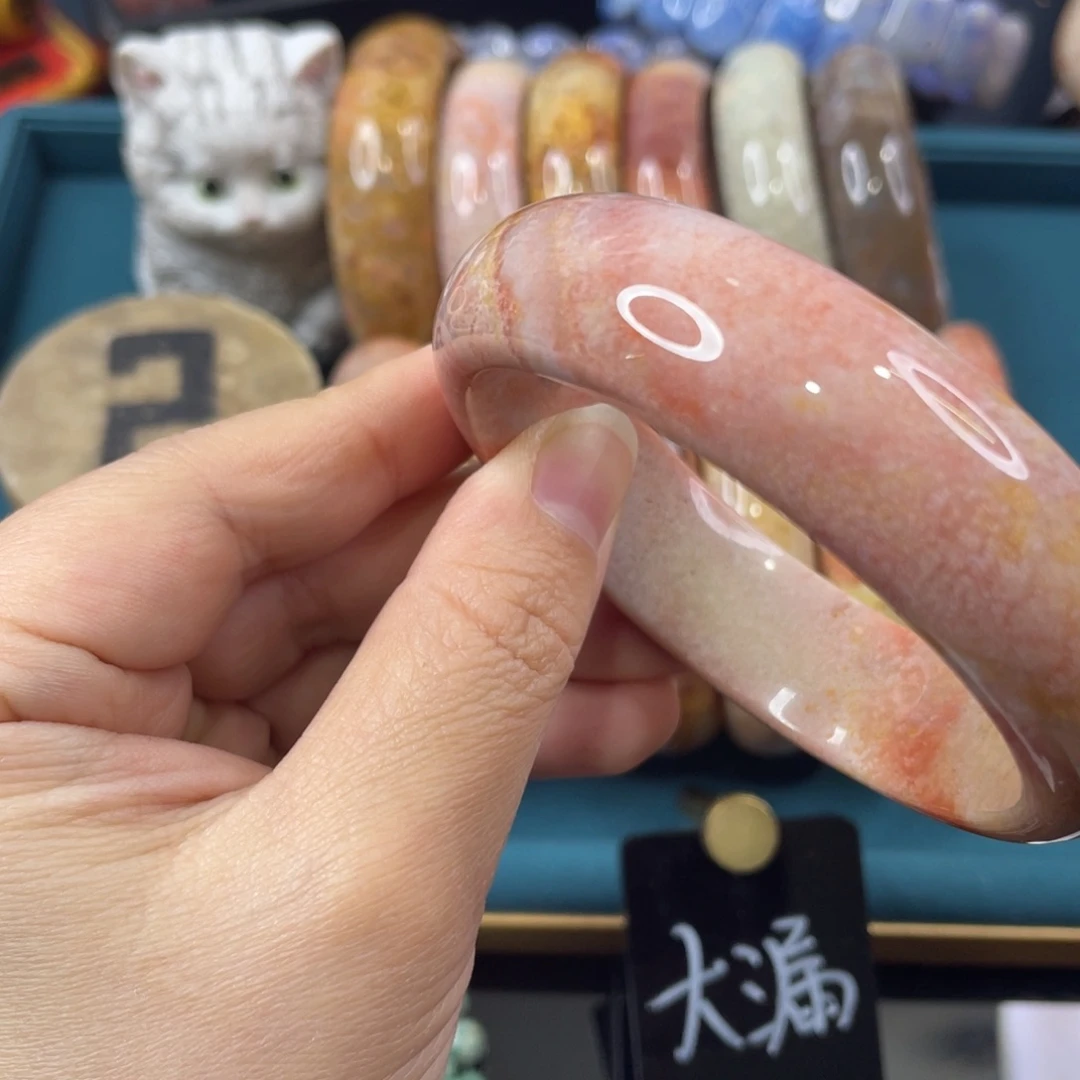 未镶嵌手镯硅化玉