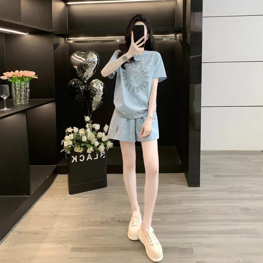 女装夏装时尚套装韩版显瘦洋气减龄运动休闲烫钻短袖短裤两件套