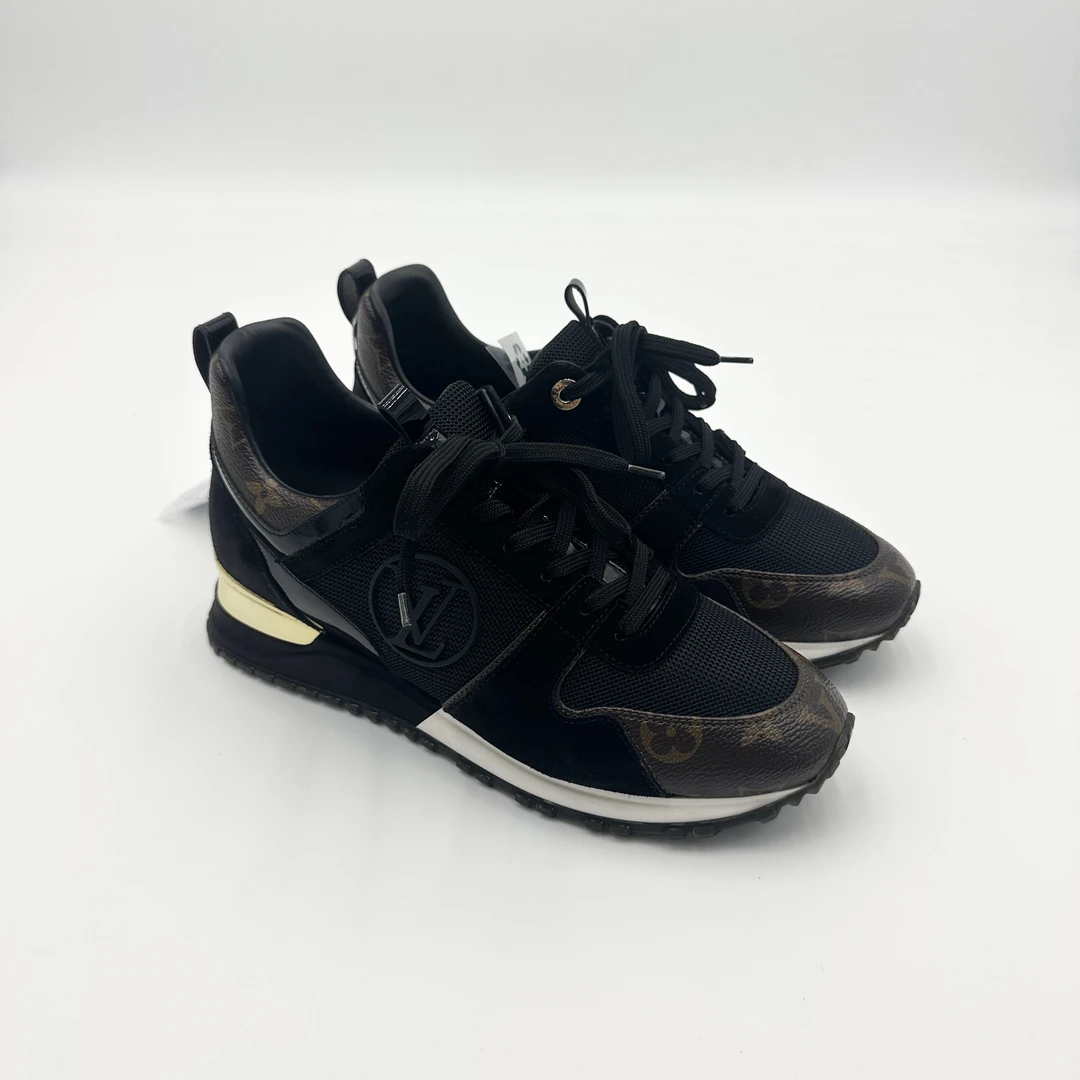 99新 LouisVuitton/路易威登 38码/仅试穿runaway休闲鞋/pp0532