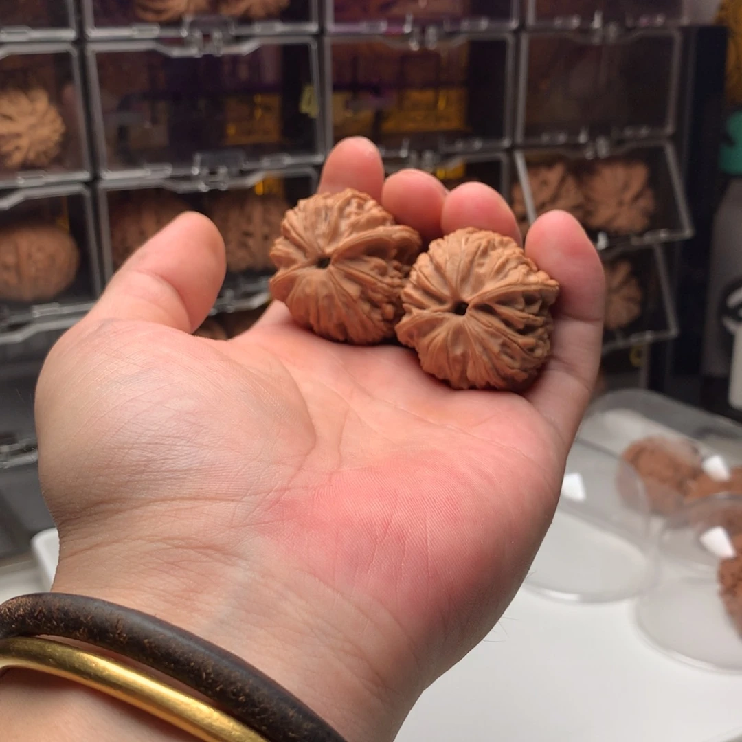 石***貔吊坠桃核宝莲灯666888