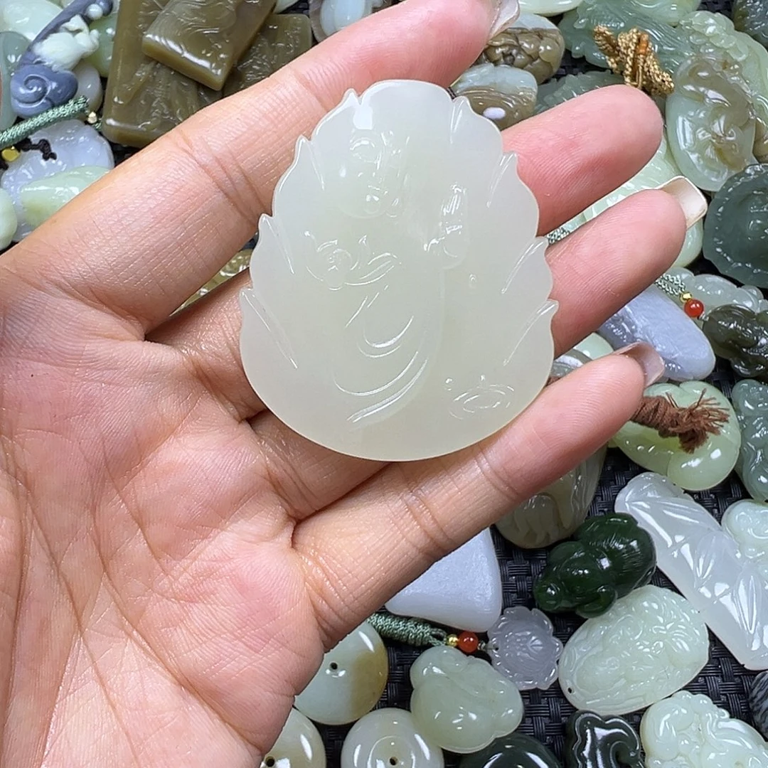 和田玉未镶嵌颈饰