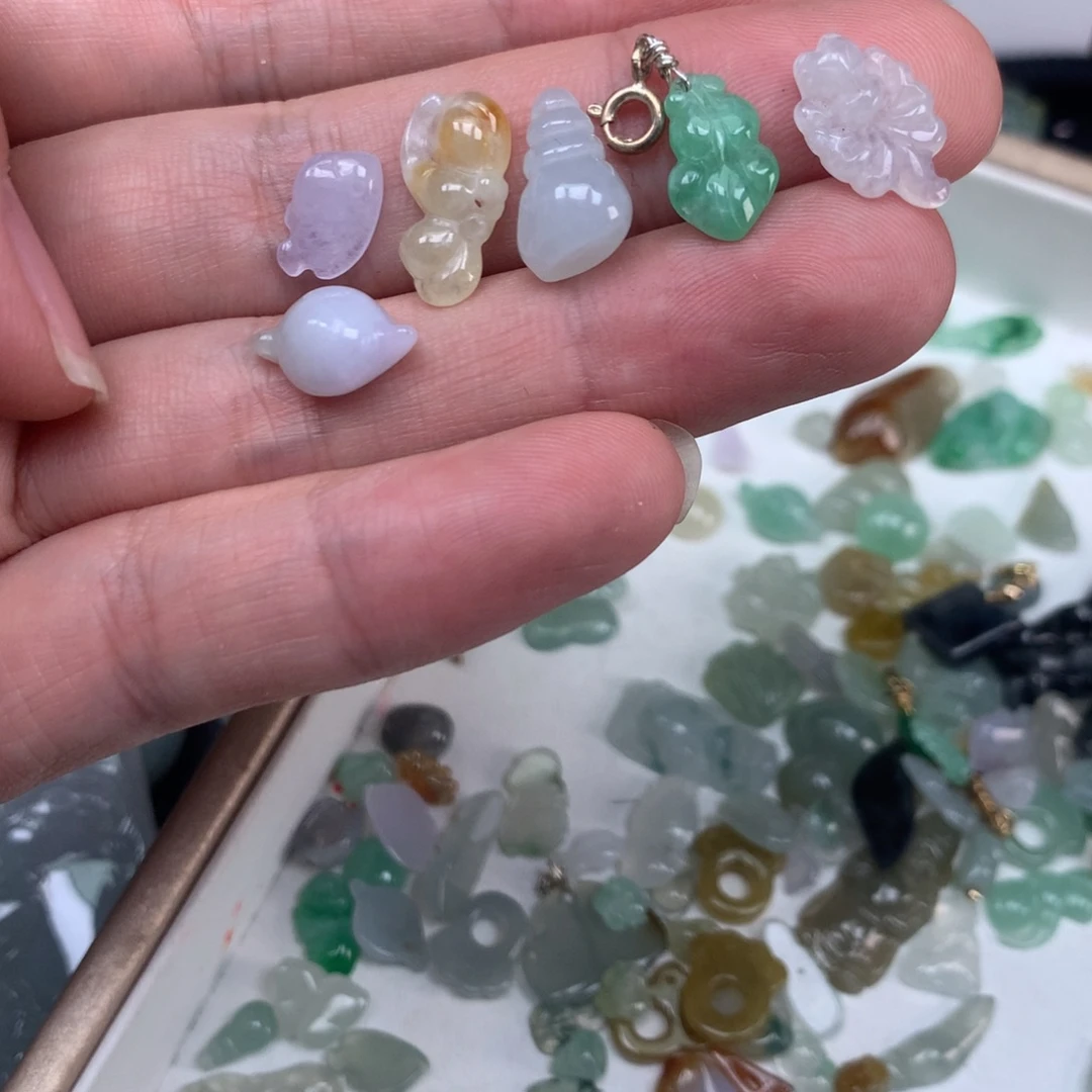 翡翠未镶嵌颈饰福利