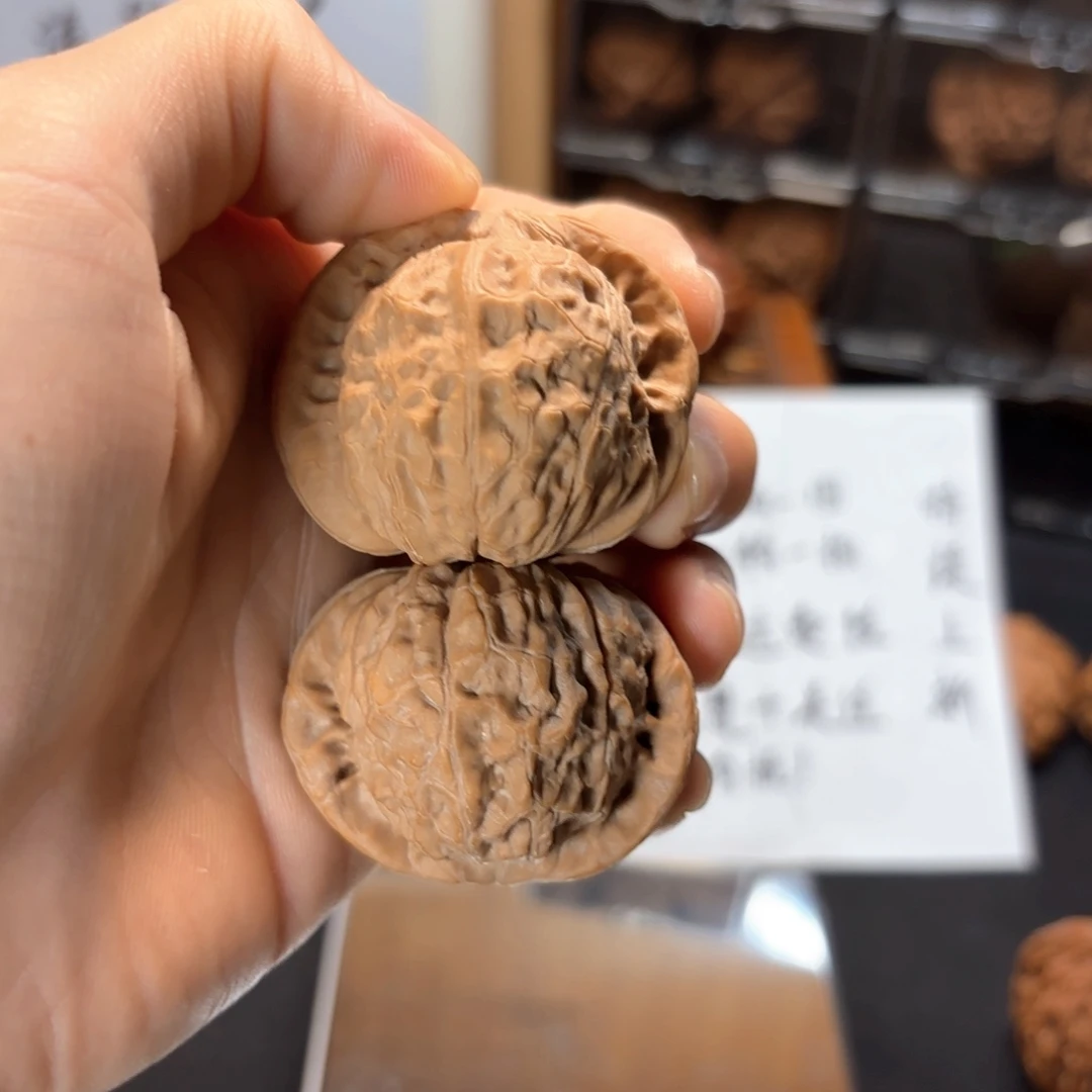 卡***狗吊坠文玩核桃南瓜墩文玩核桃