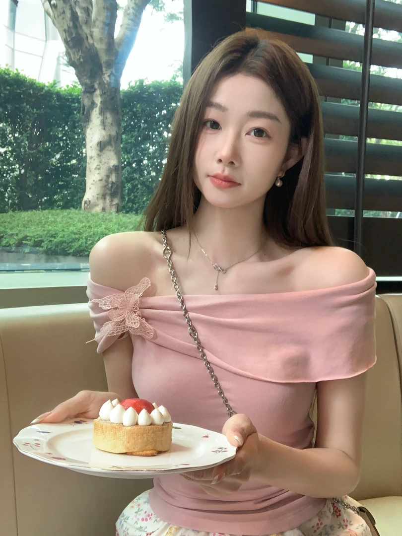 EIA一尧【椰椰蜜桃】纯欲气质少女上衣韩系显瘦不规则设计欧若拉风