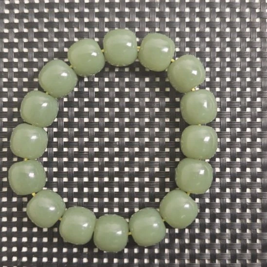 和田玉未镶嵌手串