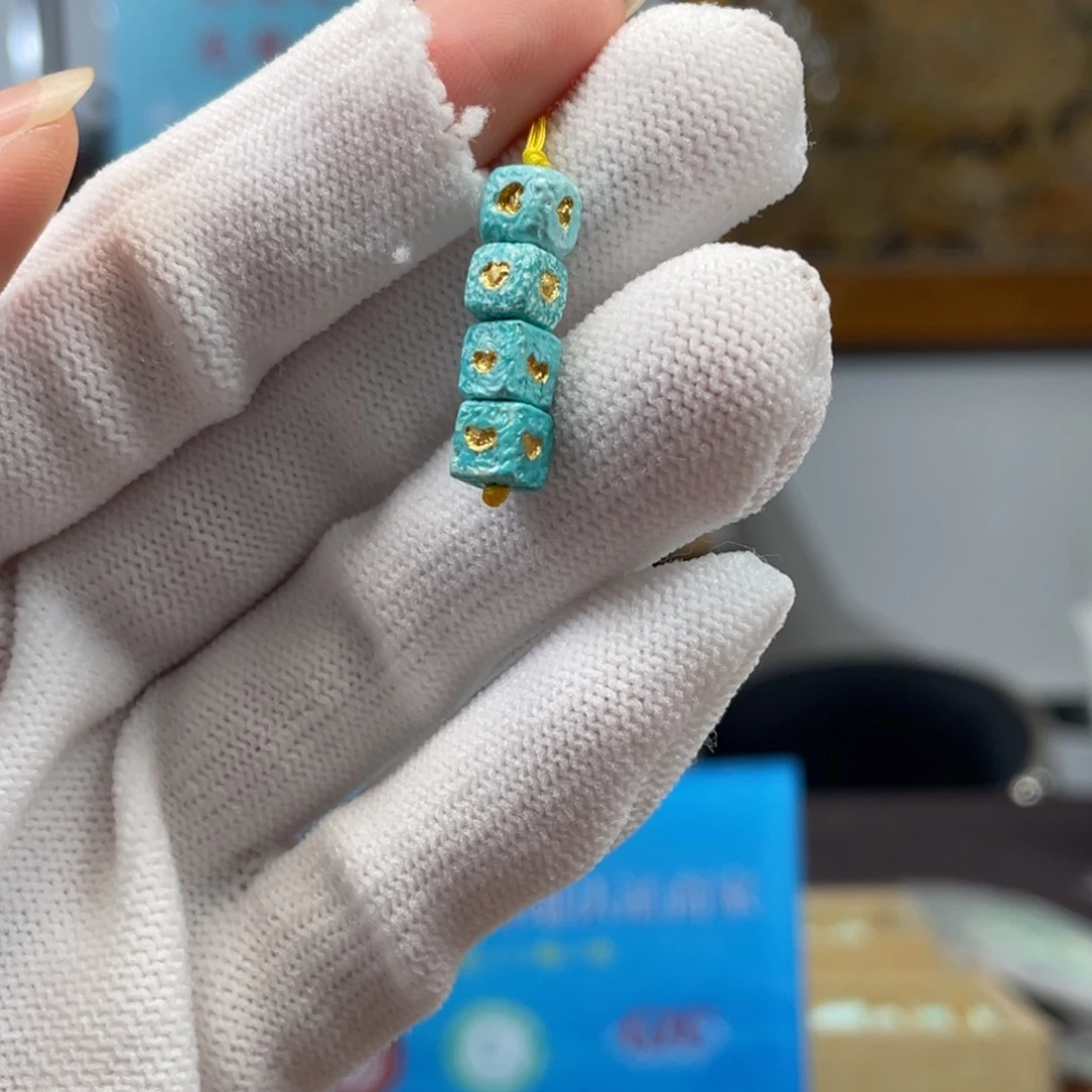 绿松石未镶嵌挂件