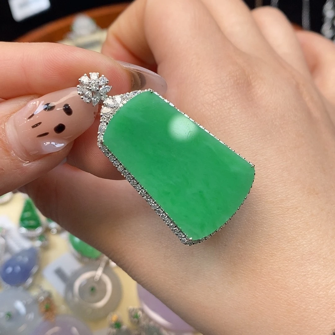 翡翠吊坠(不含链)18K金镶嵌无事牌