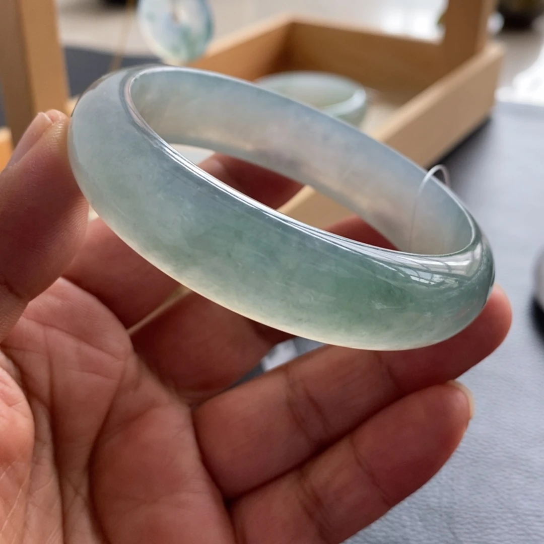 翡翠未镶嵌手镯天然翡翠手镯
