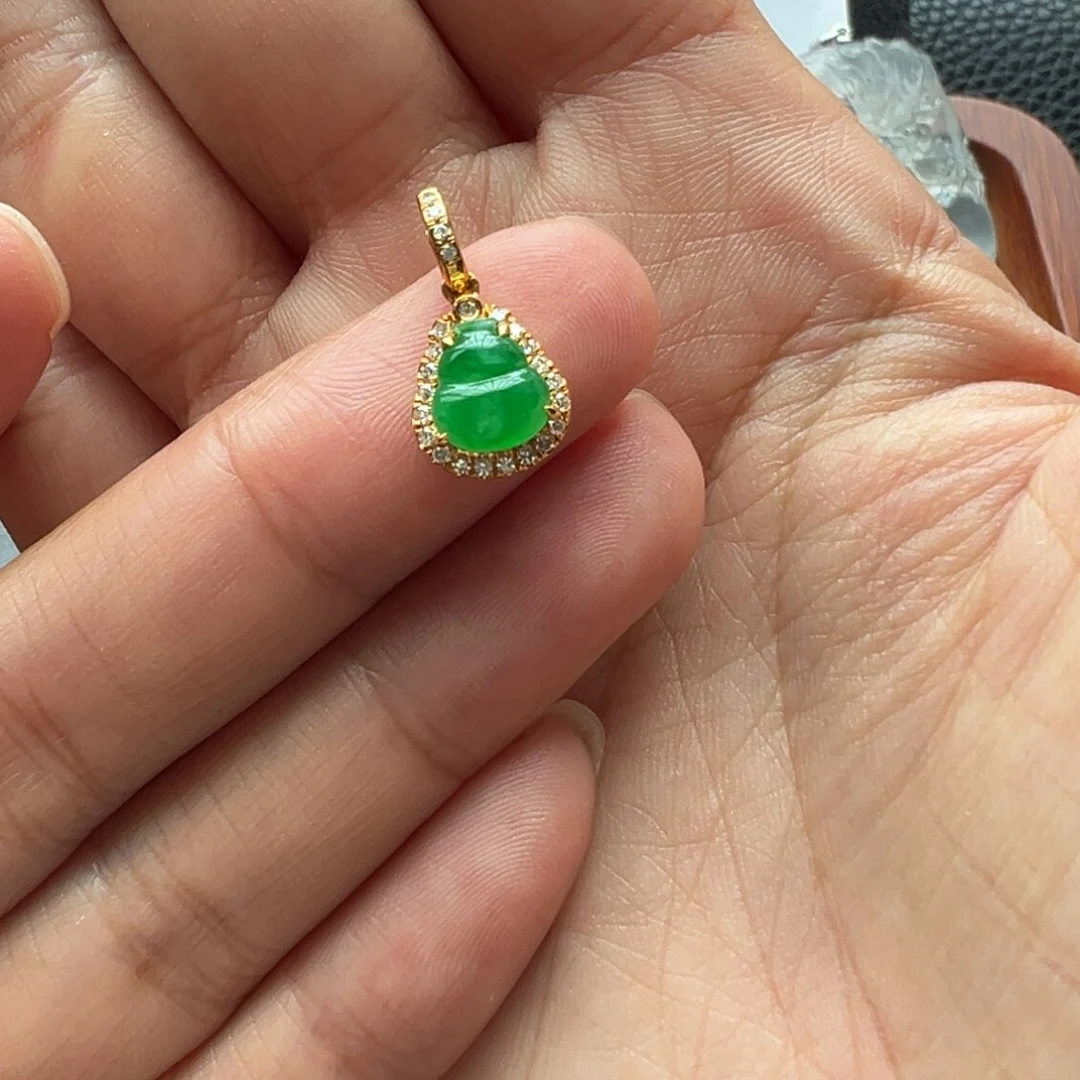 翡翠颈饰18K金镶嵌夏*翡翠