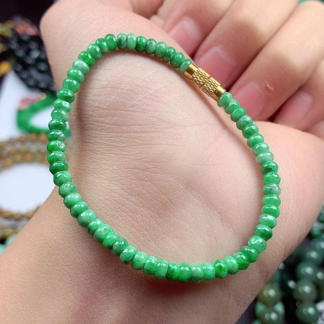 翡翠颈饰未镶嵌手串
