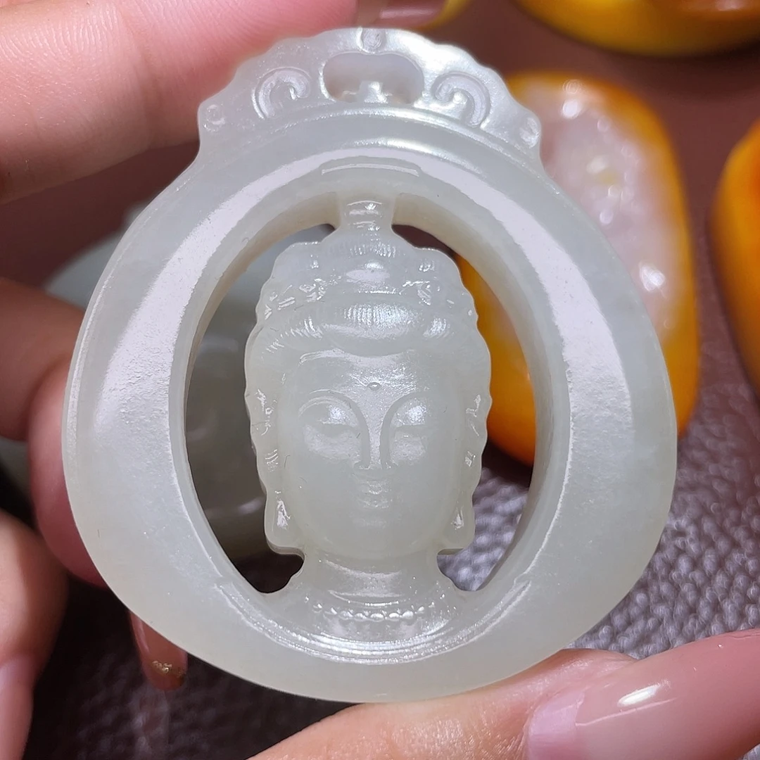 向***往和田玉未镶嵌颈饰